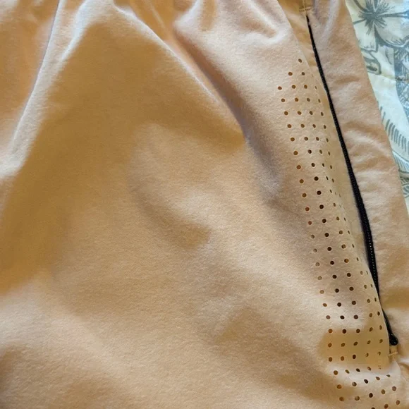 Aha Active Mens SZ M Black 3" Inseam Stay Cool ZipPocketed Movement Short Peach - Picture 3 of 7